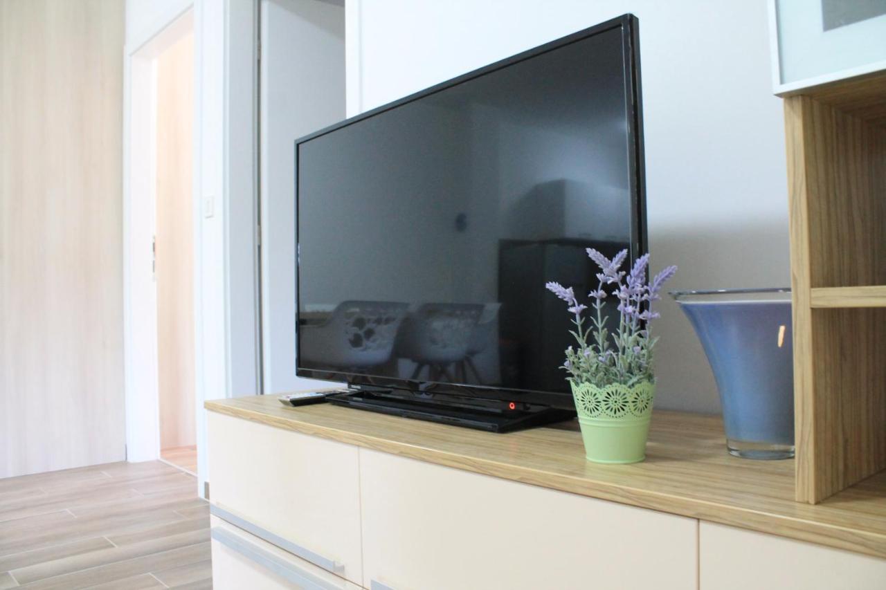 Apartmani Matea Cres Exteriör bild